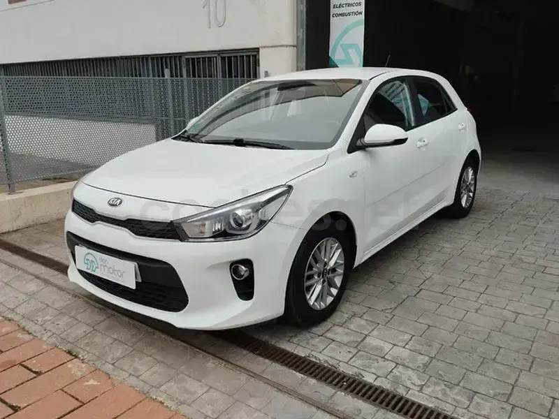 Usado Kia Rio 101 CV (74 kW) 2020 Blanco Berlina