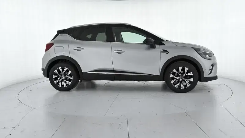 Begagnad Renault Captur Techno 91 HK (66 kW) 2024 Grå SUV