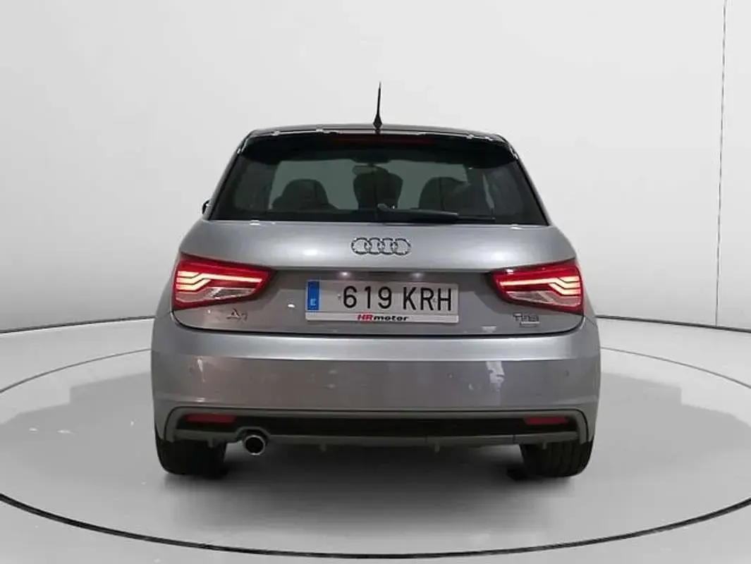 Usado Audi A1 S-Line 117 CV (86 kW) 2018 Gris Berlina