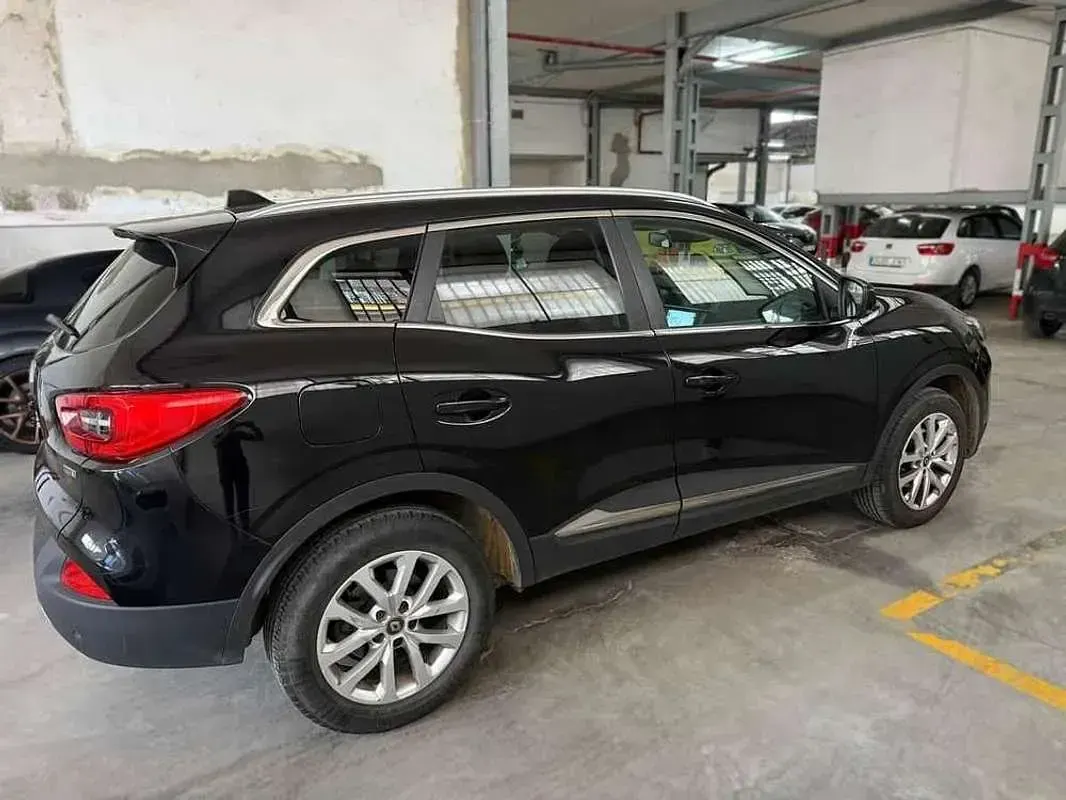 Usado Renault Kadjar Zen 131 CV (96 kW) 2016 Negro SUV