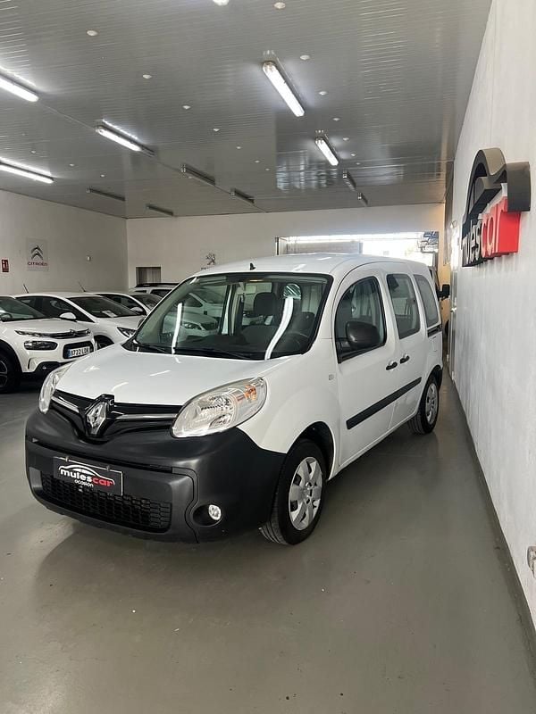 Usado Renault Kangoo 95 CV (69 kW) 2020 Blanco Monovolumen