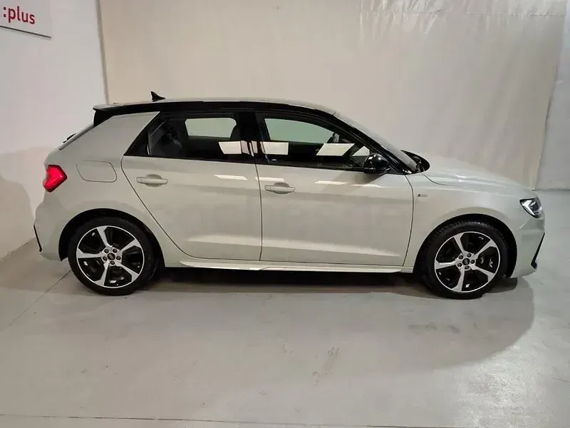 Usado Audi A1 Sportback 116 CV (85 kW) 2025 Gris / plata Utilitario