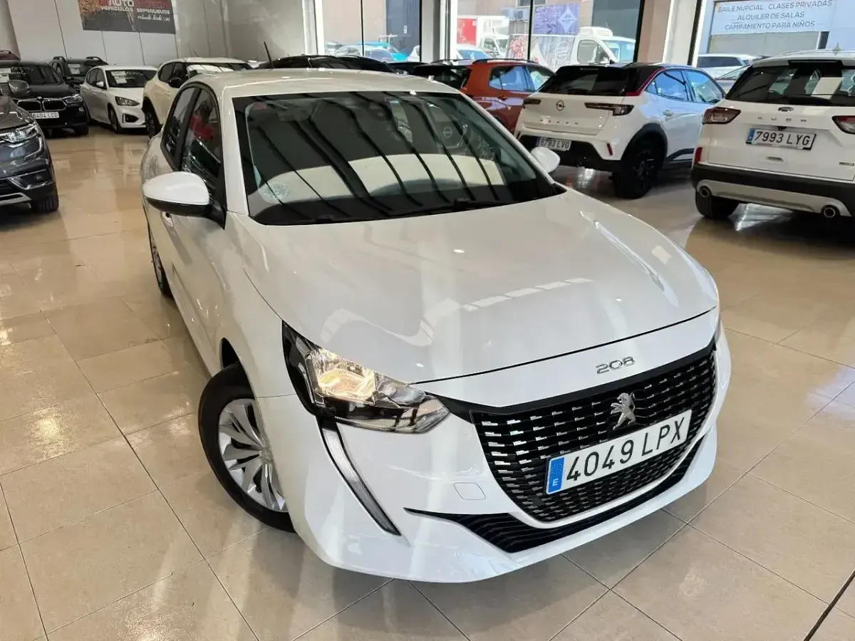 Usado Peugeot 208 Active 75 CV (55 kW) 2021 Blanco Utilitario