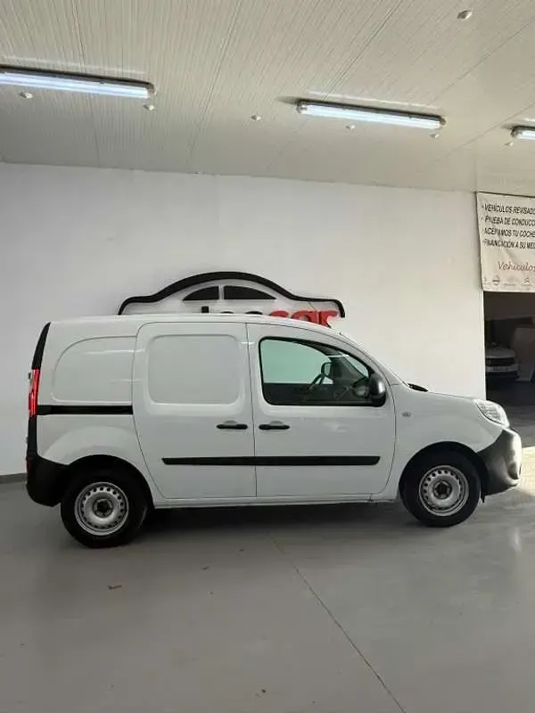 Usado Renault Kangoo 95 CV (69 kW) 2021 Blanco Monovolumen