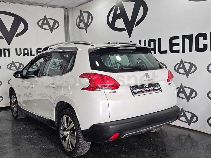 Usado Peugeot 2008 Allure 120 CV (88 kW) 2016 Blanco SUV