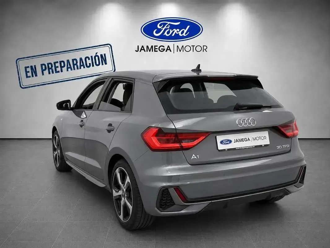 Usado Audi A1 Sportback S-Line 110 CV (80 kW) 2020 Gris Utilitario