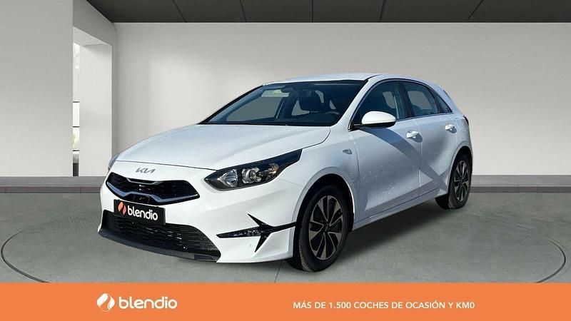 Usado Kia Ceed 120 CV (88 kW) 2024 Blanco Utilitario