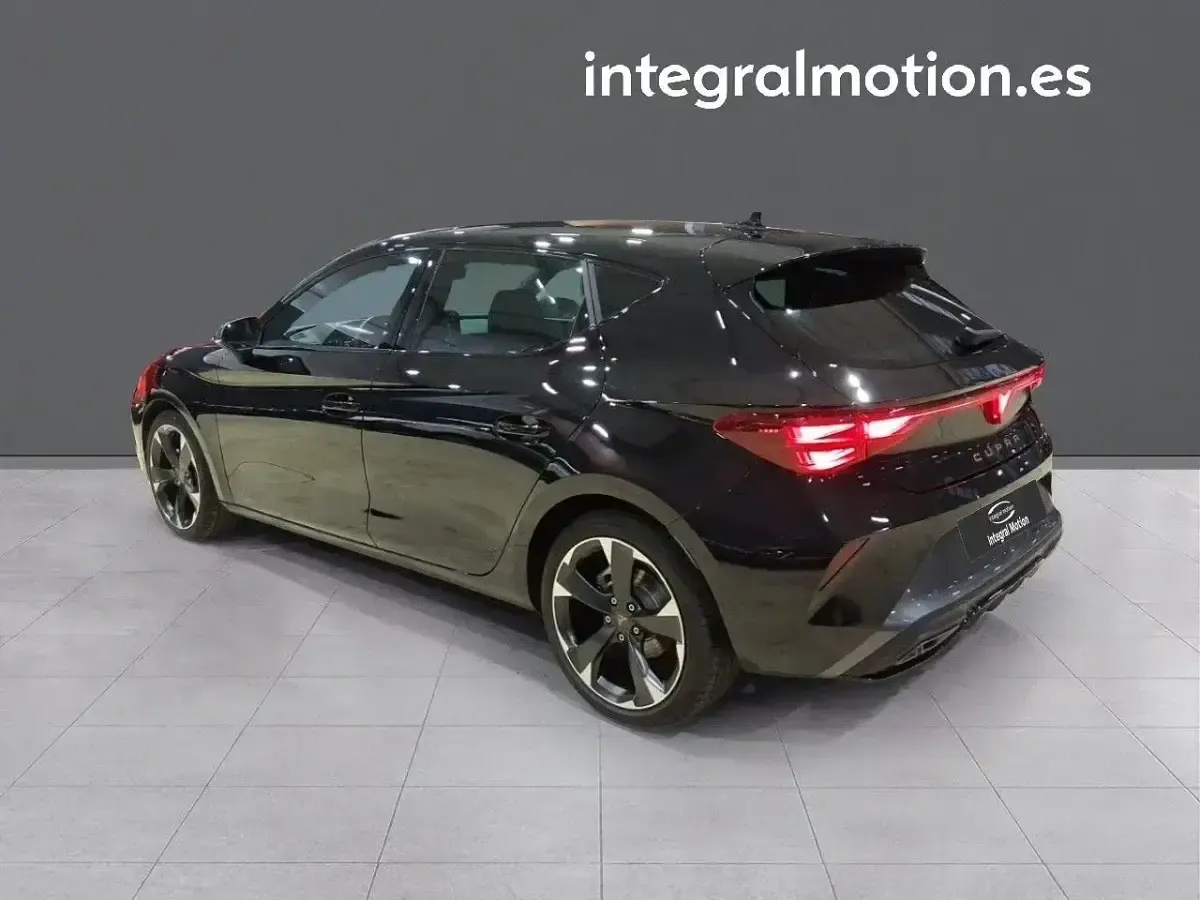 Usado Cupra Leon 149 CV (109 kW) 2025 Negro