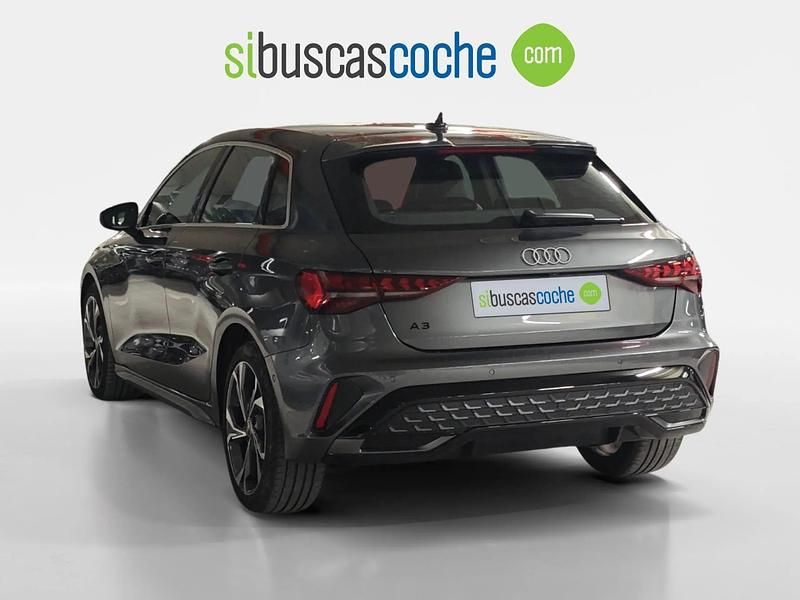 Usado Audi A3 Sportback e-tron 110 CV (80 kW) 2025 Gris/plata Utilitario