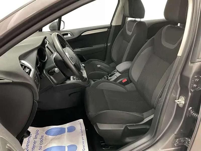 Usado Citroën C4 Feel 99 CV (72 kW) 2018 Gris Utilitario