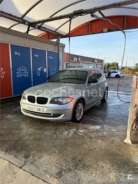 Usado BMW 118 122 CV (89 kW) 2008 Azul Utilitario