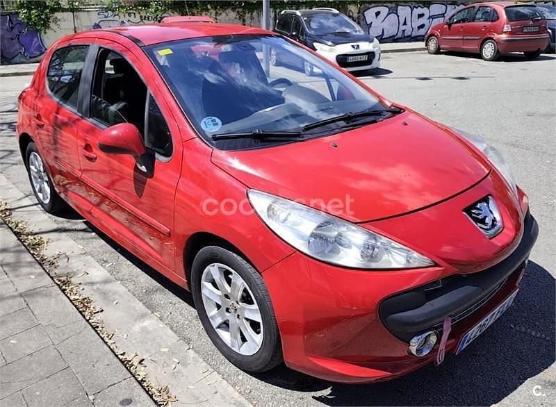 Usado Peugeot 207 Premium 120 CV (88 kW) 2007 Rojo Berlina