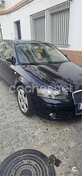 Negro Usado 2005 Audi A3 Attraction Berlina | 3400 € (Precio justo) - Imagen 1/4