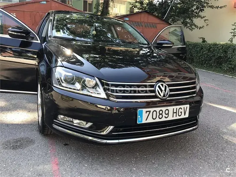 Usado VW Passat Highline 140 CV (102 kW) 2011 Negro Berlina