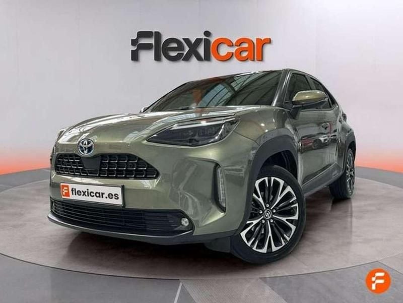 Usado Toyota Yaris Cross Plus 116 CV (85 kW) 2021 Gris SUV