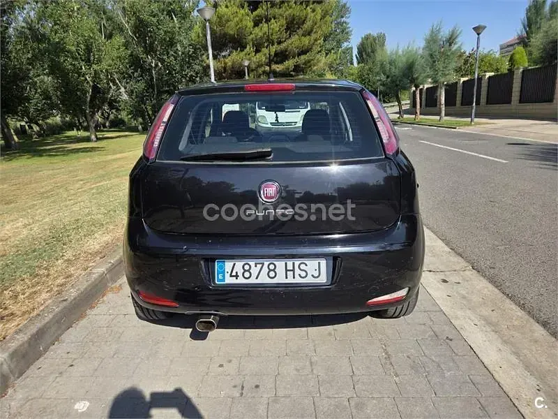 Usado Fiat Punto Lounge 69 CV (50 kW) 2013 Negro Utilitario