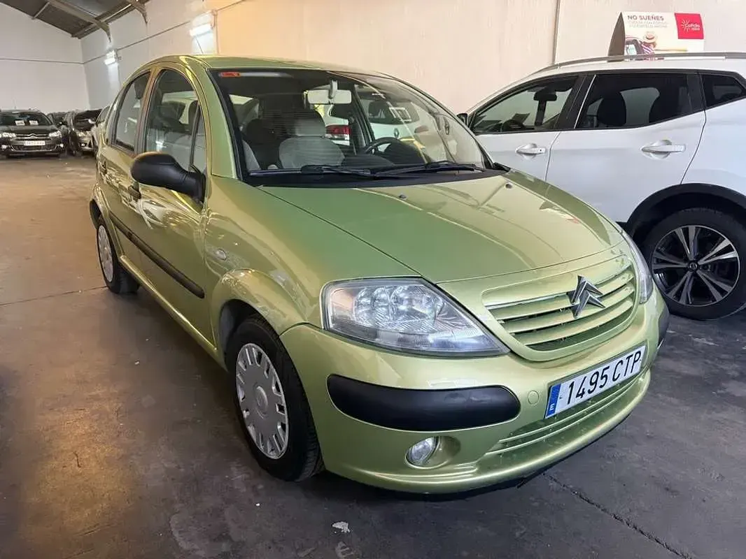 Usado Citroën C3 Exclusive 68 CV (50 kW) 2004 Verde Utilitario