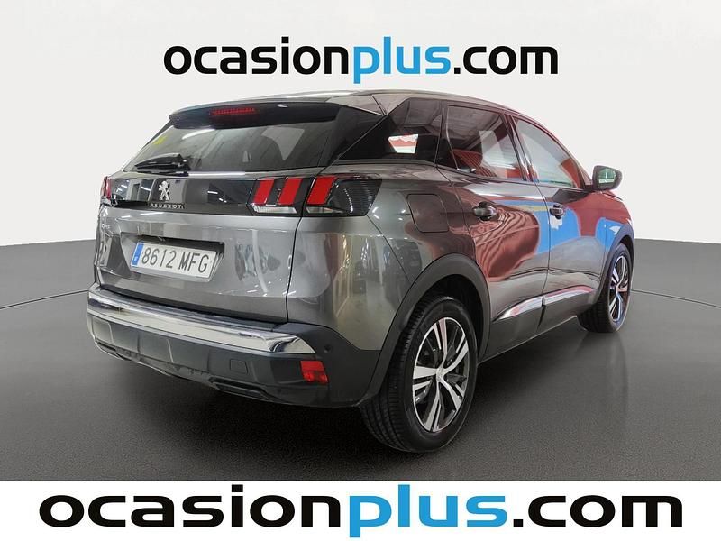 Usado Peugeot 3008 Allure 131 CV (96 kW) 2023 Gris SUV