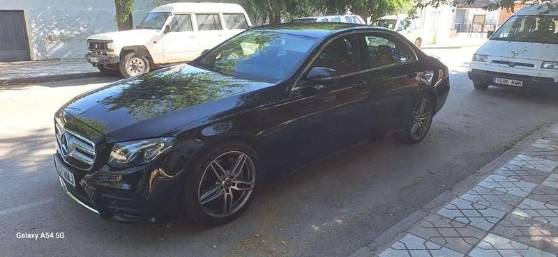 Usado Mercedes E220 194 CV (142 kW) 2017 Negro Berlina