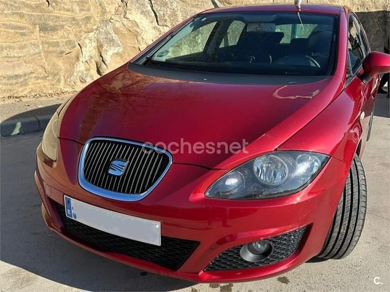 Granate Usado 2010 Seat Leon Reference Berlina | 5500 € (Precio justo) - Imagen 1/4