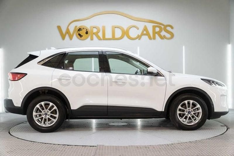 Usado Ford Kuga Titanium 190 CV (139 kW) 2022 Blanco SUV