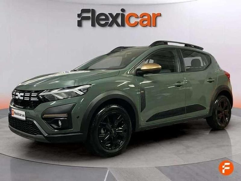 Usado Dacia Sandero Extreme 101 CV (74 kW) 2025 Verde Utilitario