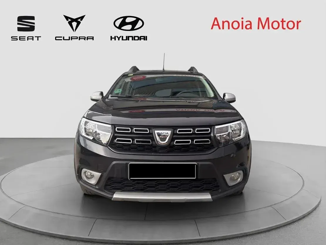 Usado Dacia Sandero Essentiel 90 CV (66 kW) 2018 Negro Berlina
