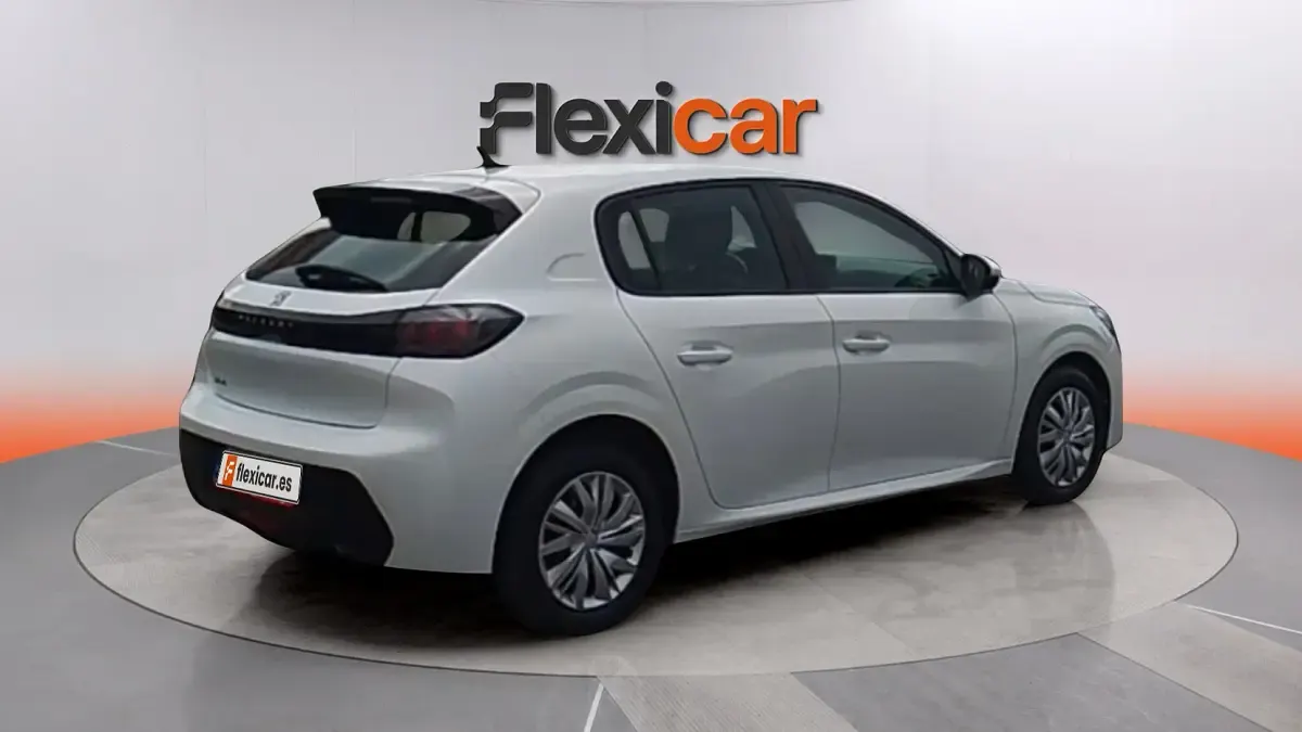Usado Peugeot 208 Active 101 CV (74 kW) 2021 Blanco Utilitario