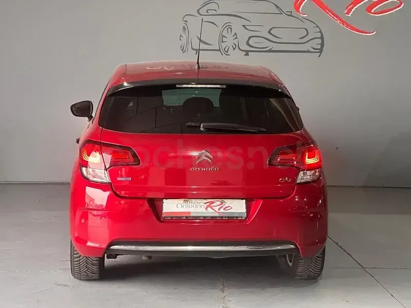 Usado Citroën C4 114 CV (83 kW) 2015 Granate Berlina