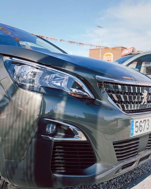 Usado Peugeot 3008 Active 131 CV (96 kW) 2020 Gris SUV