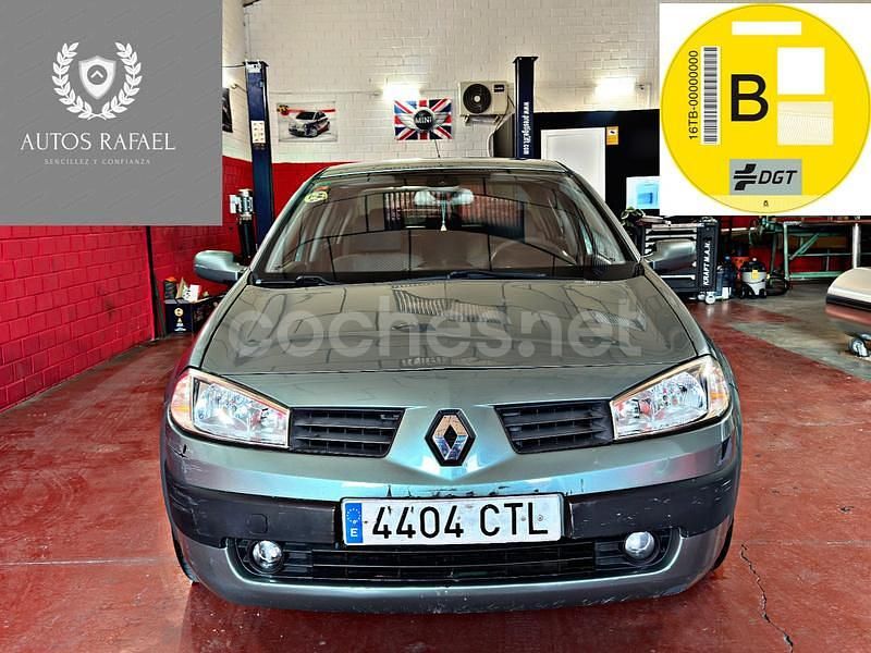 Verde Usado 2004 Renault Mégane II Authentique Berlina | 1990 € (Precio justo) - Imagen 1/4