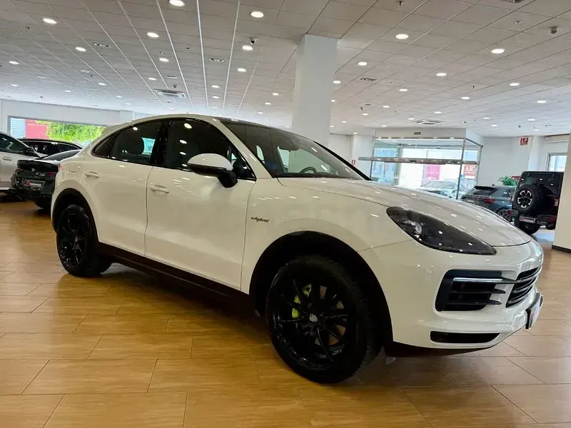 Usado Porsche Cayenne 462 CV (339 kW) 2022 Blanco SUV