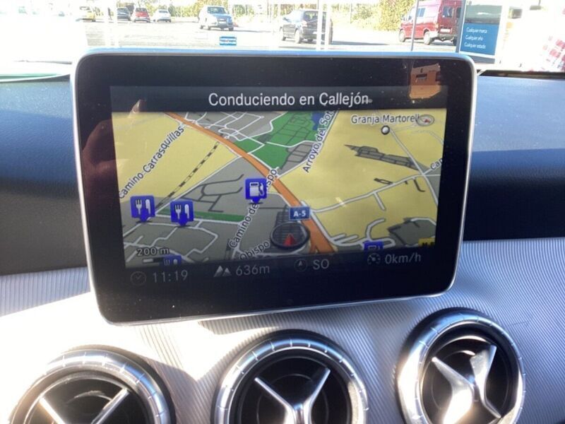 Gris Usado 2015 Mercedes CLA200 Berlina | 18.495 € (Precio justo) - Imagen 1/4