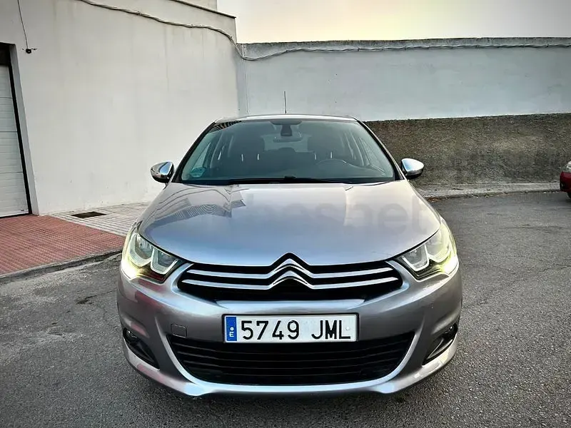 Usado Citroën C4 Feel 99 CV (72 kW) 2016 Gris / plata Berlina