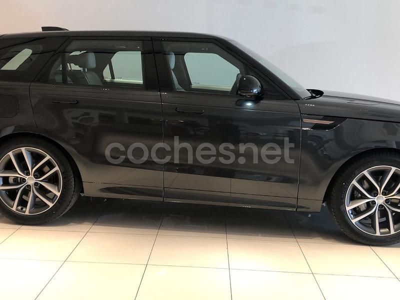 Usado Land Rover Range Rover Sport SE Dynamic 300 CV (220 kW) 2025 Gris / plata SUV