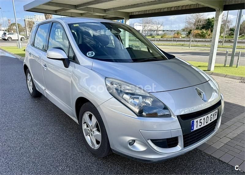 Usado Renault Scénic III Business 110 CV (80 kW) 2011 Gris / plata Monovolumen