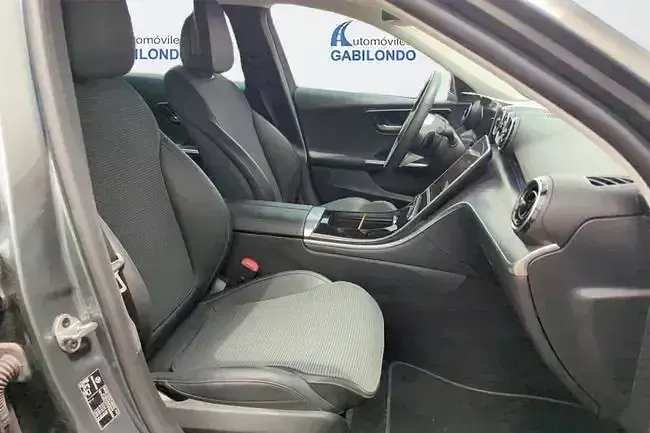 Usado Mercedes C200 204 CV (150 kW) 2022 Gris / plata Familiar