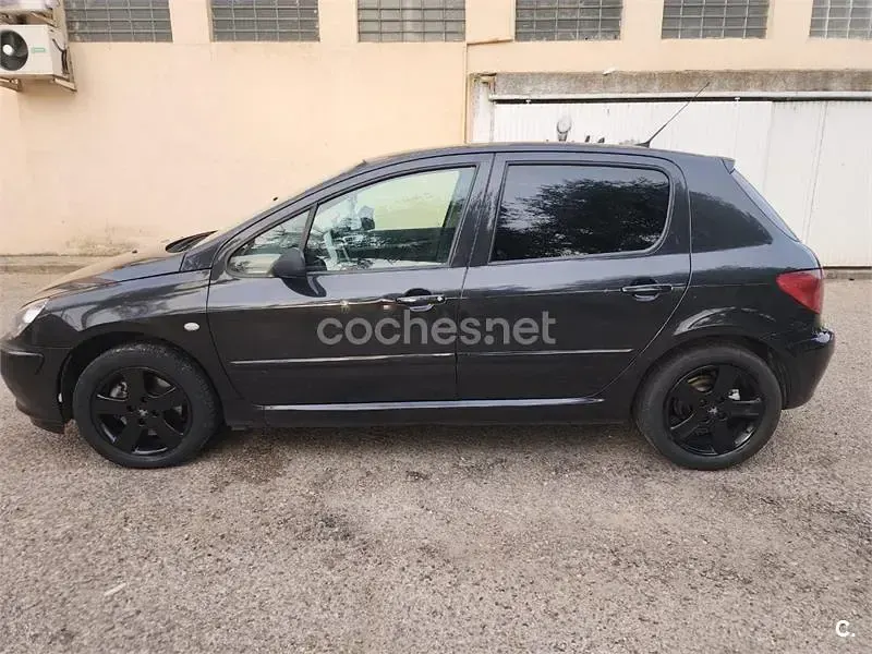 Usado Peugeot 307 136 CV (100 kW) 2005 Negro Berlina