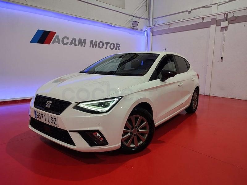 Usado Seat Ibiza Style Plus 110 CV (80 kW) 2021 Blanco Utilitario