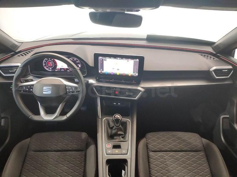 Usado Seat Leon FR 150 CV (110 kW) 2021 Gris / plata Berlina