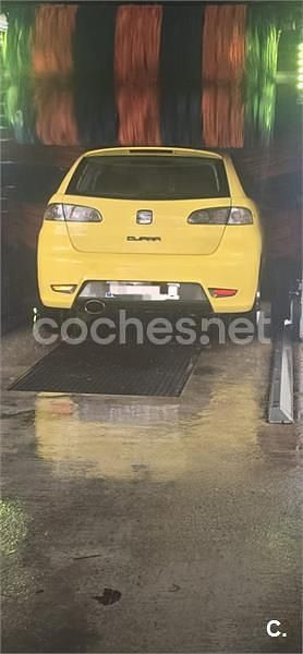 Usado Seat Ibiza FR 130 CV (95 kW) 2003 Amarillo Utilitario