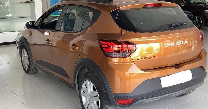 Usado Dacia Sandero Expression 91 CV (66 kW) 2023 Utilitario