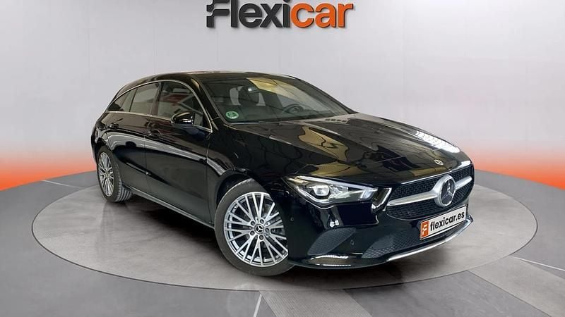 Usado Mercedes CLA180 Shooting Brake 136 CV (100 kW) 2022 Familiar