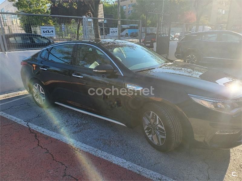 Negro Usado 2020 Kia Optima Hybrid Berlina | 22.000 € - Imagen 1/4