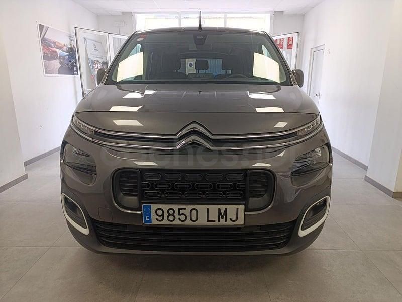 Usado Citroën Berlingo Feel 110 CV (80 kW) 2021 Gris / plata Monovolumen