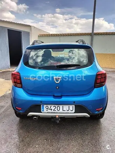 Usado Dacia Sandero Comfort 95 CV (69 kW) 2020 Azul Berlina