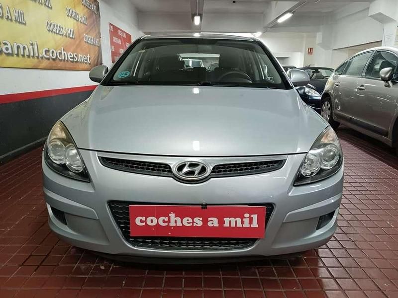 Usado Hyundai i30 Classic 109 CV (80 kW) 2009 Beige Utilitario