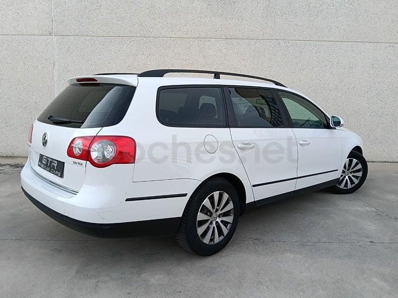 Usado VW Passat Advance 140 CV (102 kW) 2010 Blanco Familiar