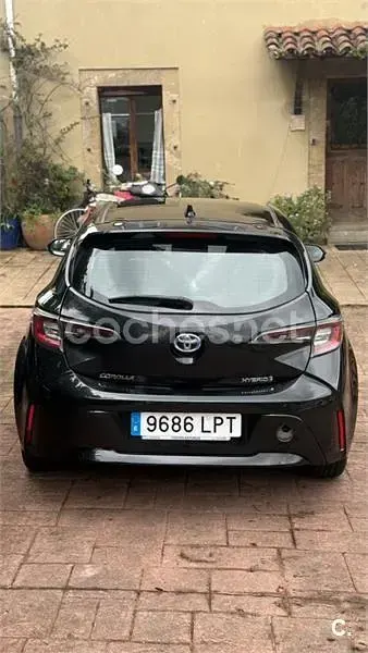 Usado Toyota Corolla Active 122 CV (89 kW) 2021 Negro Berlina
