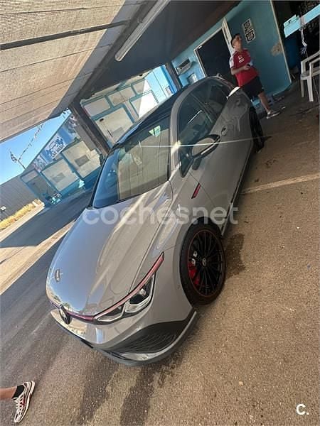 Usado VW Golf VIII GTI Clubsport 301 CV (221 kW) 2022 Gris / plata Berlina